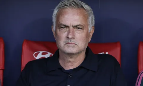 Khi Mourinho đi vào vết xe đổ của Xabi Alonso