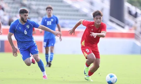 Tuấn Phong chê hàng thủ U23 VN ở trận thua Uzbekistan