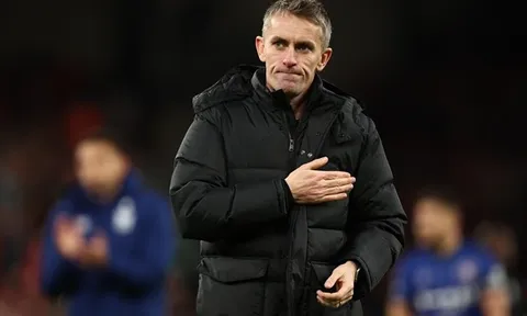 Sự nhạt nhòa của Carrick mang đến cơ hội cho Kieran McKenna