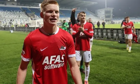Liverpool sẵn sàng chi 60 triệu euro mua Kees Smit