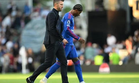 Carrick là nạn nhân của vòng lặp nghiệt ngã ở Man Utd