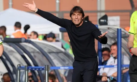 Antonio Conte dẫn đầu cuộc đua ngồi ghế nóng MU