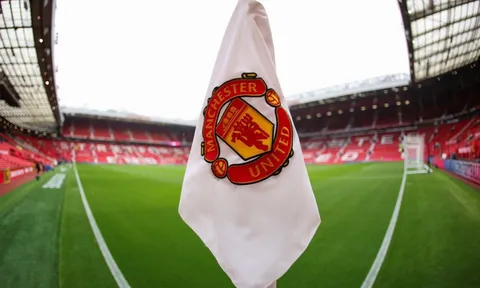 Vì sao doanh thu kỷ lục chưa thể giúp Man United đổi vận?