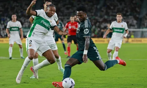 Vinicius đang trả giá đắt vì từ chối Arsenal