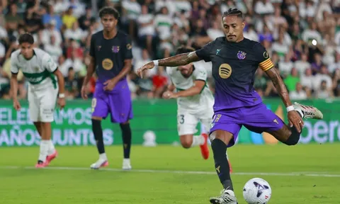 Raphinha sắp kế nhiệm Neymar đá phạt đền cho Brazil