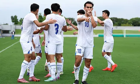 Uzbekistan hạ Iran trong trận cầu 4 bàn