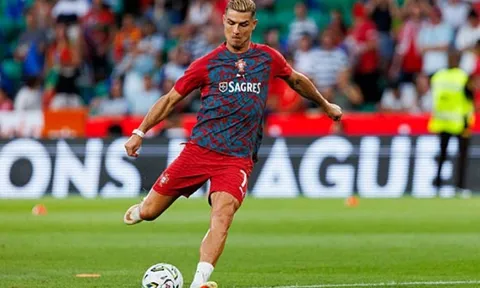 Vì sao HLV Jorge Jesus rút Ronaldo ra nghỉ ở trận thắng Xứ Wales?