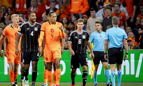 Van Dijk lao vào chất vấn cầu thủ Đức và trọng tài sau bàn thua của Hà Lan