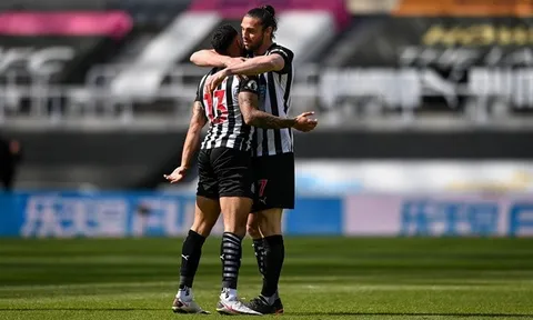 Andy Carroll trải lòng về quá khứ bị kẻ chịu án 3 năm tù xâm hại