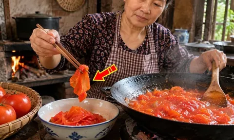 Mẹo để cà chua nhanh tróc vỏ, sánh mịn
