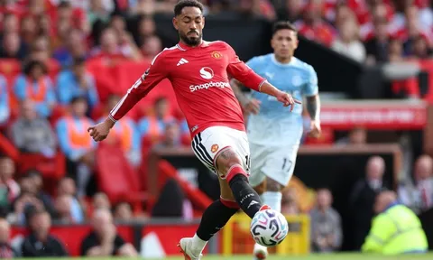 Fan MU hả hê, đòi trả lại cúp cho Solskjaer sau khi Man City bị kết tội