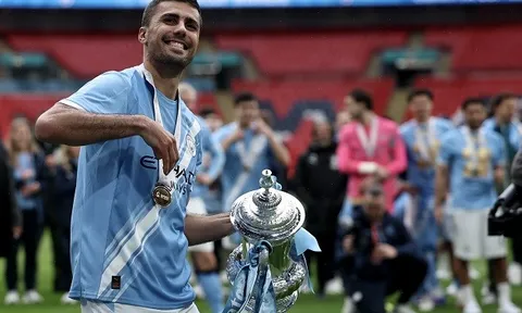 Rodri bảo vệ danh hiệu của Man City trước án phạt