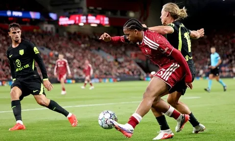 Vướng quy định UEFA, Rio Ngumoha lỡ trận gặp Tây Ban Nha