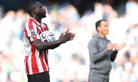Tranh Brobbey, MU và Chelsea bị hét giá 50 triệu bảng