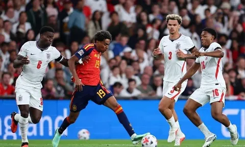 Shearer và Lineker ngỡ ngàng trước sao trẻ Arsenal