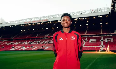 Man Utd chính thức chiêu mộ sao trẻ 16 tuổi của Liverpool