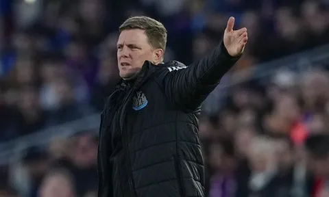 Bị MU từ chối vụ Eddie Howe, Dan Ashworth mất ghế