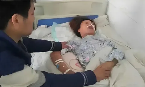 Chồng chăm vợ sống thực vật thấy bụng vợ ngày càng phình to, đưa đi khám nhận kết quả bàng hoàng
