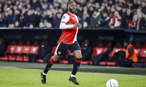 Sterling trượt dài, bị cả đội bét bảng Ligue 1 từ chối