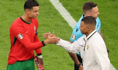 Mbappe xướng tên 4 huyền thoại vĩ đại nhất lịch sử