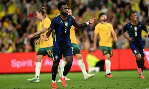 Vinicius bay cao, Brazil ngược dòng hạ Úc 4-2