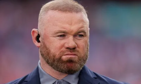 Rooney tuyên bố MU không xứng nhận cúp của Man City