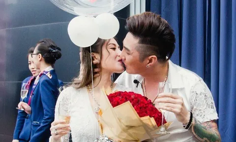 Mỹ nhân lai Hàn cưới “ông vua hội chợ miền Tây” sau 17 năm yêu, 3 năm sinh 3 con, quý tử mang họ mẹ