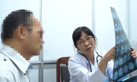 Người đàn ông ở Quảng Ngãi nhiều lần rửa phổi vì mắc phải căn bệnh hiếm gặp
