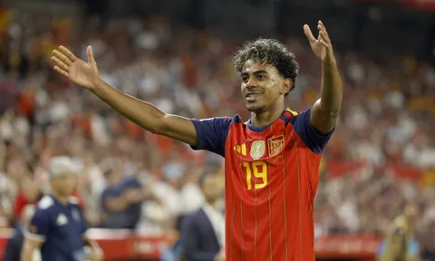 Yamal bùng nổ, Tây Ban Nha hạ gục Croatia 4-1