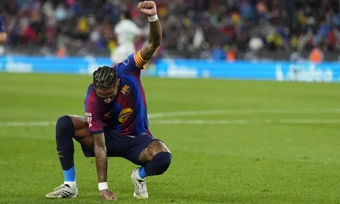 Raphinha rời sân sớm, Barcelona lo sốt vó