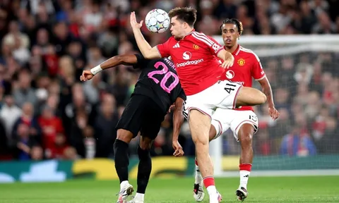 Harry Amass đắc lợi giữa cơn bão chấn thương của Man Utd