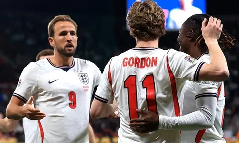 Kane khẳng định Anthony Gordon bùng nổ vì Barcelona