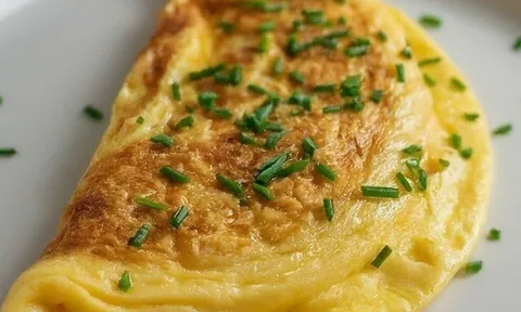 Chiên trứng mà chỉ cho muối sẽ khô cứng, thêm ngay 2 thứ này, trứng mềm ngon, ngậy cực tốn cơm