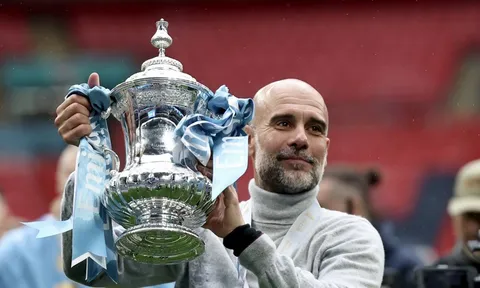Vì sao Chelsea chỉ bị phạt 10 triệu bảng còn Man City có thể xuống hạng?