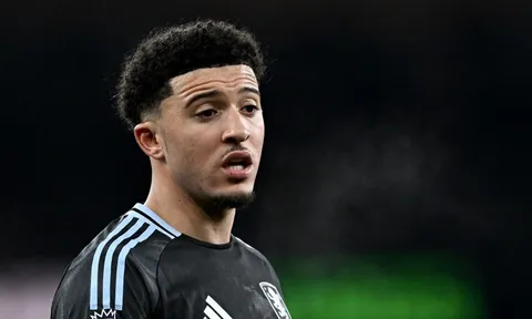 Jadon Sancho đưa ra quyết định bất ngờ về tương lai