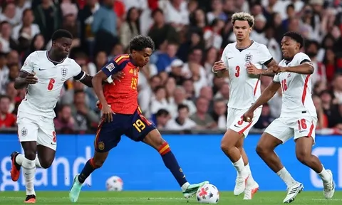 Nico O'Reilly của Man City rời tuyển Anh vì chấn thương