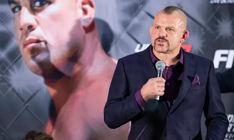 Chuck Liddell lên tiếng về giọng nói lạ: Không phải tổn thương não, mà là do dây thanh quản