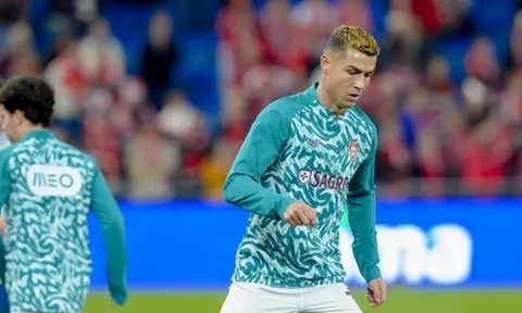 Tuyển Bồ Đào Nha mất hơn 1 triệu lượt theo dõi vì scandal Ronaldo