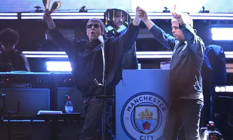 Liam Gallagher lên tiếng bảo vệ Man City khi bị kết tội