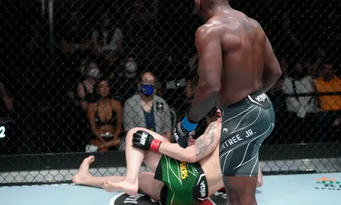 Lệnh cấm đòn oblique kick và góc khuất quyền lực giữa Dana White cùng Eddie Hearn
