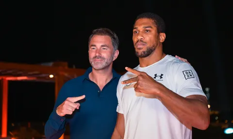 Eddie Hearn đáp trả gay gắt Dana White: Anthony Joshua quyết không bán mình vì tiền