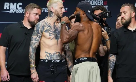 Màn ra mắt hoàn hảo: Salahdine Parnasse hạ đo ván Dan Hooker ngay hiệp 1 tại UFC Paris