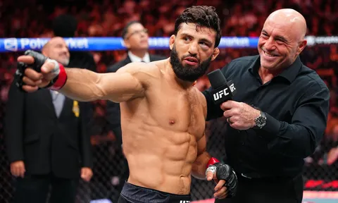 Arman Tsarukyan áp đảo Justin Gaethje trên sàn cá cược, tân vương Joshua Van bất ngờ bị đánh giá thấp