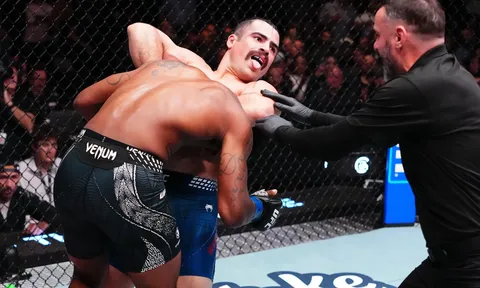 Luis Hernandez hạ gục Sedriques Dumas chưa đầy một phút bằng đòn siết cổ hiểm hóc tại UFC Vegas 121