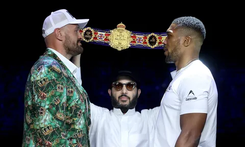 Tyson Fury và Anthony Joshua lần đầu đối mặt trước thềm siêu đại chiến lịch sử