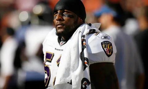 Huyền thoại NFL Ray Lewis đàm phán tái xuất thảm vật dưới trướng RAF trước thềm năm 2027