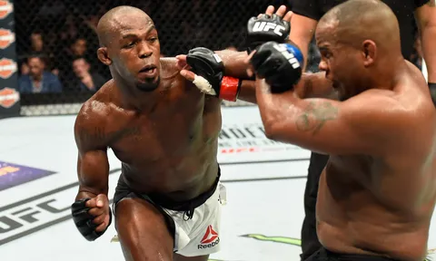 Jon Jones và những di chứng sự nghiệp: 'Tôi bị viêm khớp nặng', cánh cửa đối đầu Daniel Cormier đã khép lại?