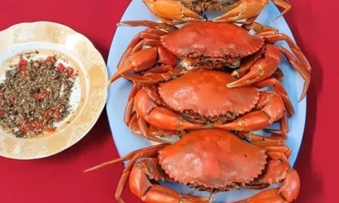 Hấp cua ghẹ, người cho nước sôi, người làm với nước lạnh, đây là cách khiến cua ghẹ thơm ngon không tanh lại chẳng lo rụng càng