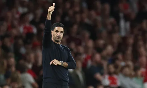 Arsenal quyết đấu Newcastle vì ''ngọc thô'' Owen Emeka