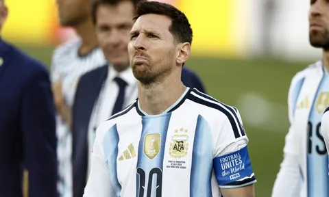 Cristian Romero: “Messi chưa bao giờ đặt mình cao hơn người khác”